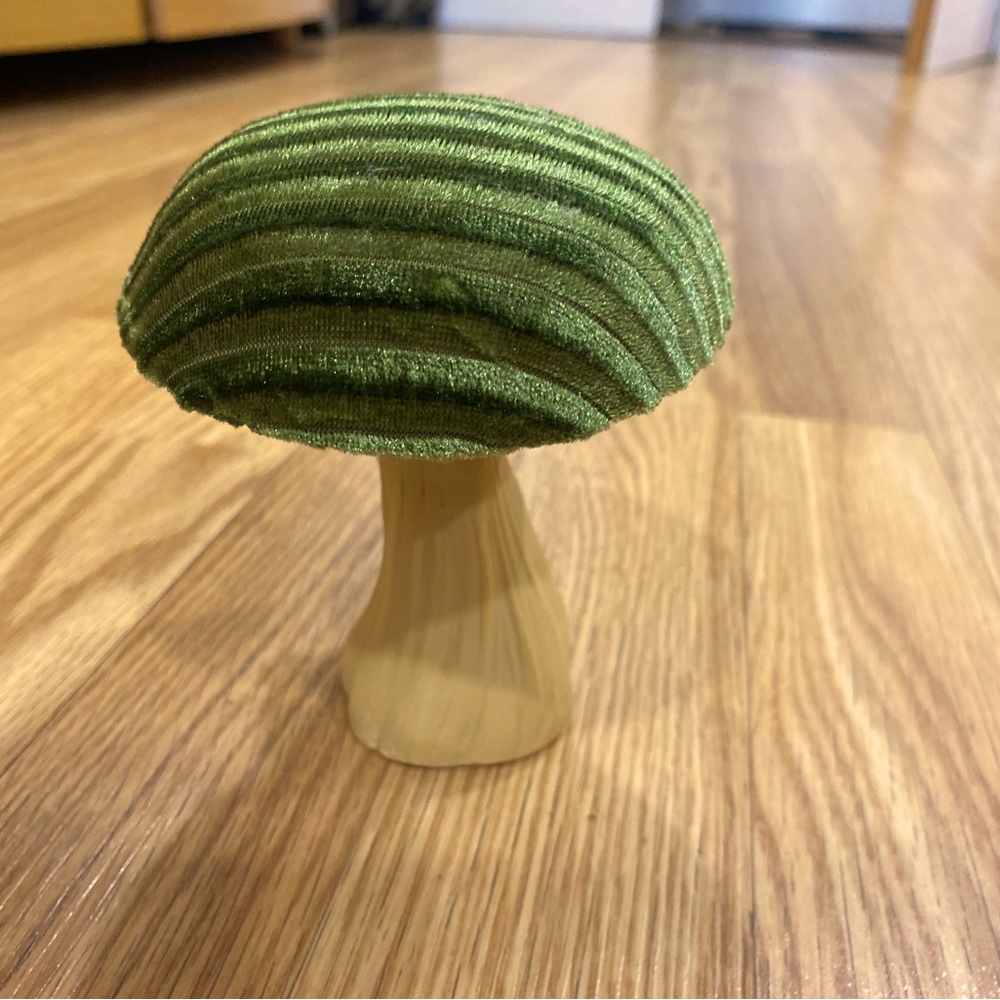 Mushroom 🍄‍🟫 room decor green NWT